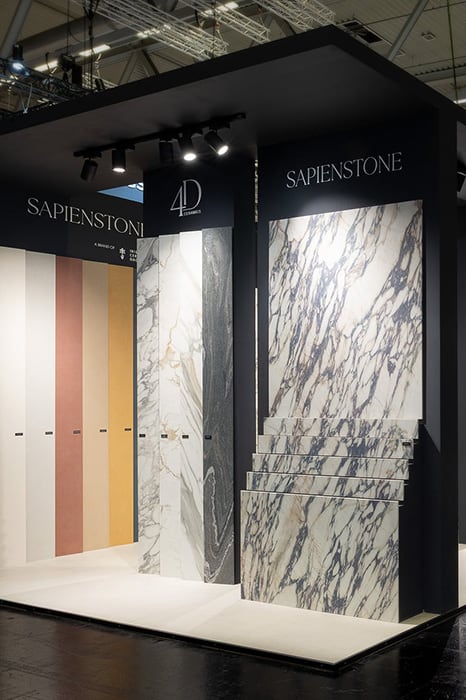 Sapienstone presenta a Interzum 2025 le sue superfici ceramiche per il settore del mobile