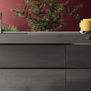 Top cucina effetto metallo: ispirazioni per un design all’avanguardia